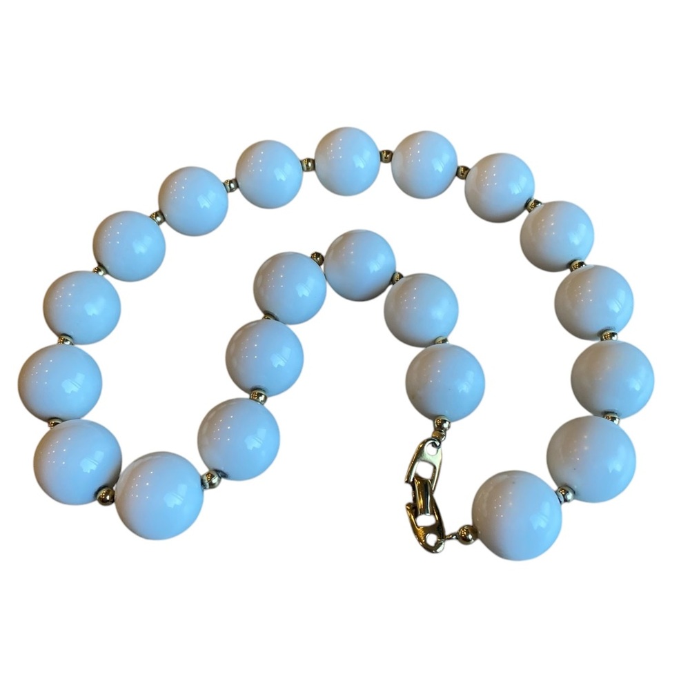 NAPIER Vintage White Lucite Beads w/ Gold Tone Spacer Beads Classic Necklace - Picture 7 of 11